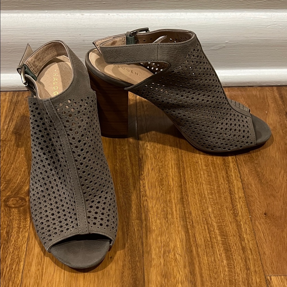Halogen Gray Perforated Peep-Toe Block Heel Slingback Sandals